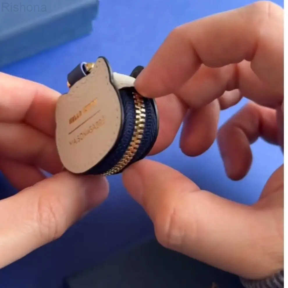 Sanrio Hello Kitty Keychain Anime Keying Bag Pendant Car Key Accessories Headphone Protective Case Cartoon KT Cat Ornament Girls Gifts H251126