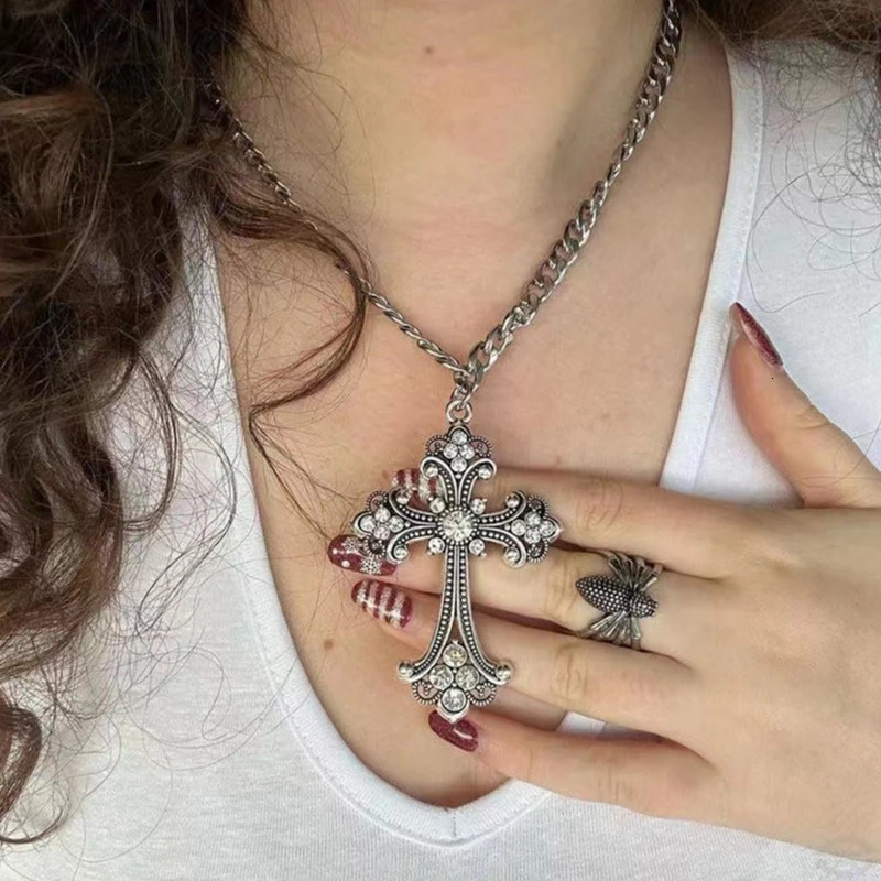 Large Detailed Cross Drill Pendant Necklace Silver Color Tone Gothic Punk Jewellery Fashion Charm Statement Women Girls Gift 250922