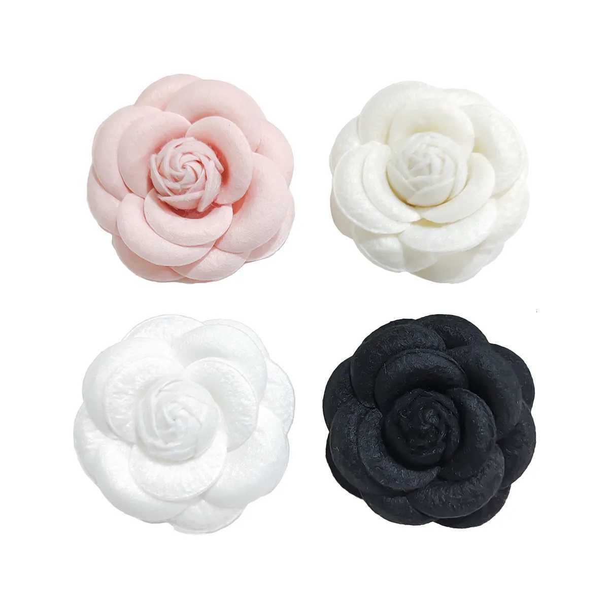 Fashion New Retro Camellia Brooch For Women Luxury Design Classic Clothing Laple Pins Accessories Fabric Flower Brooches Jewelry