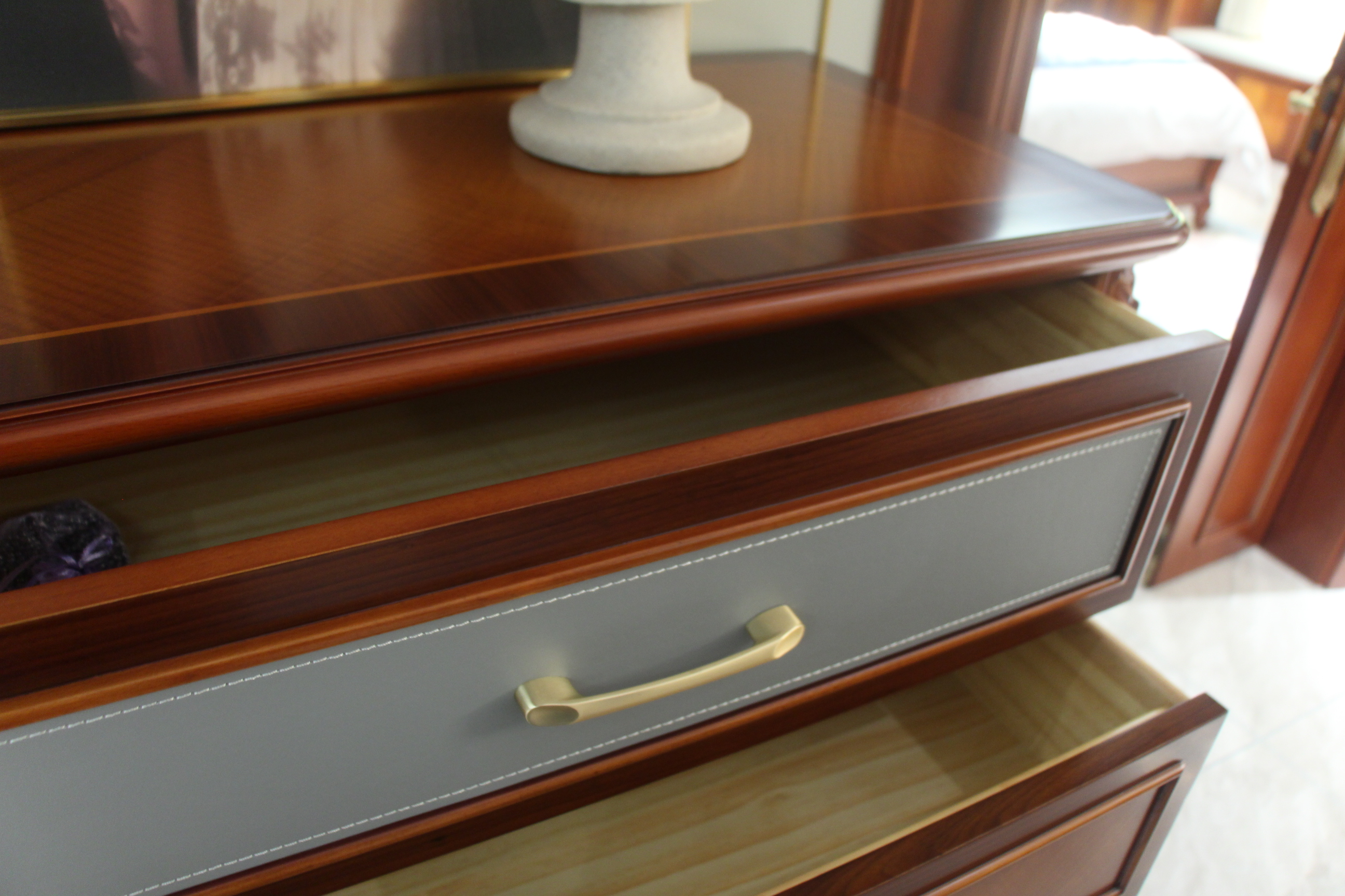 Zhong zhixin European-style Series drawer cabinet Meticulously crafted from solid wood by Danish designers