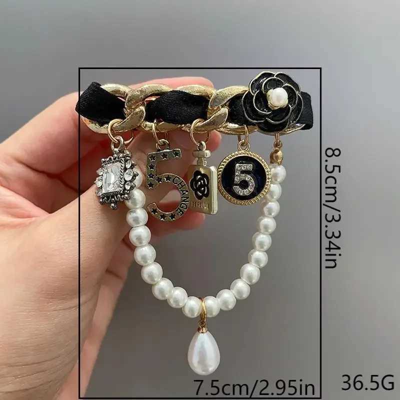 Fashion Elegant Women Pearls No5 Big Brooches pins for Coat Suit
