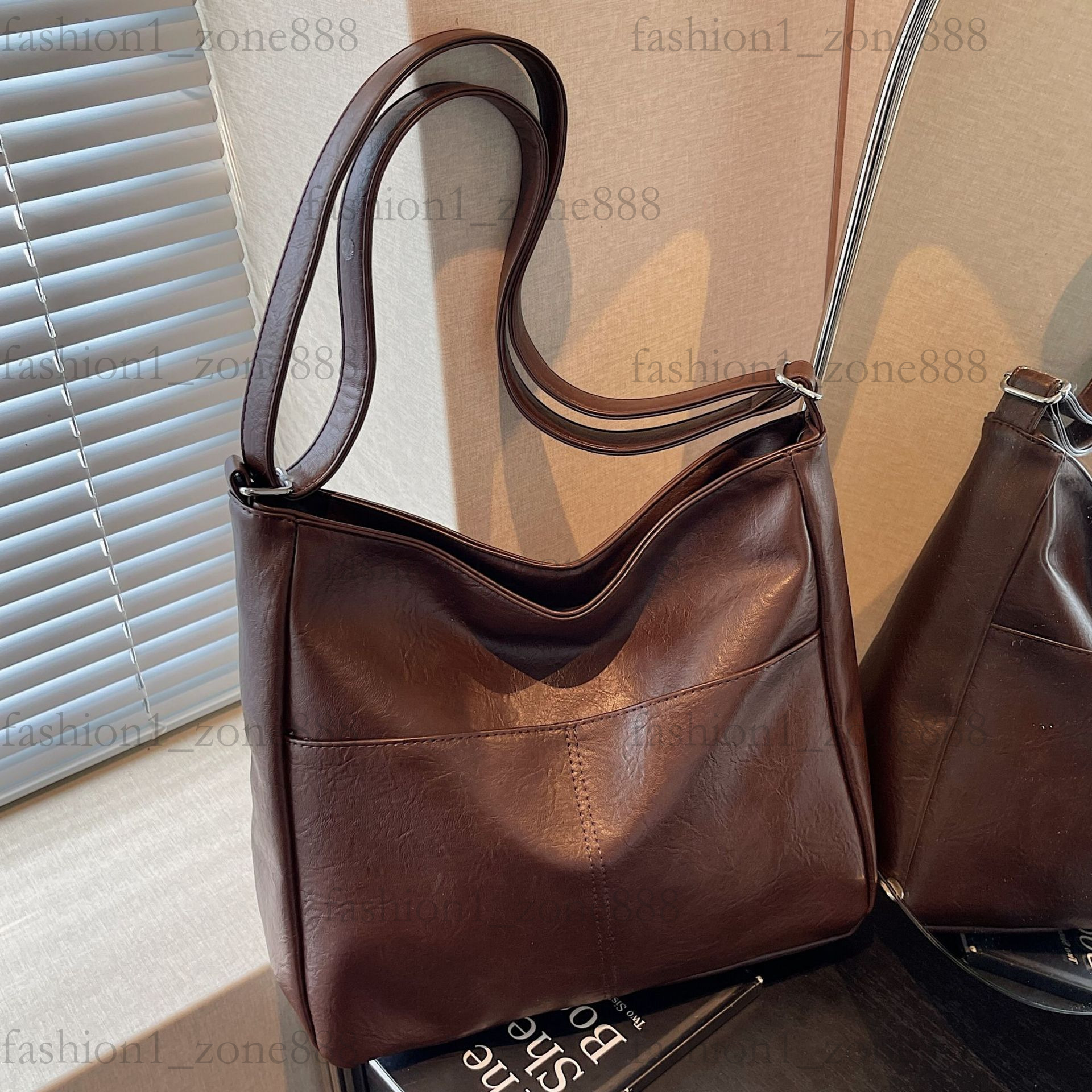 Fashion Autumn Winter Designer Bag Women Luxury Tote Bag Purse Large Capacity Suede Handbag Cute Plush Shoulder Bag Leather Brown Nags Sac Vintage Tra