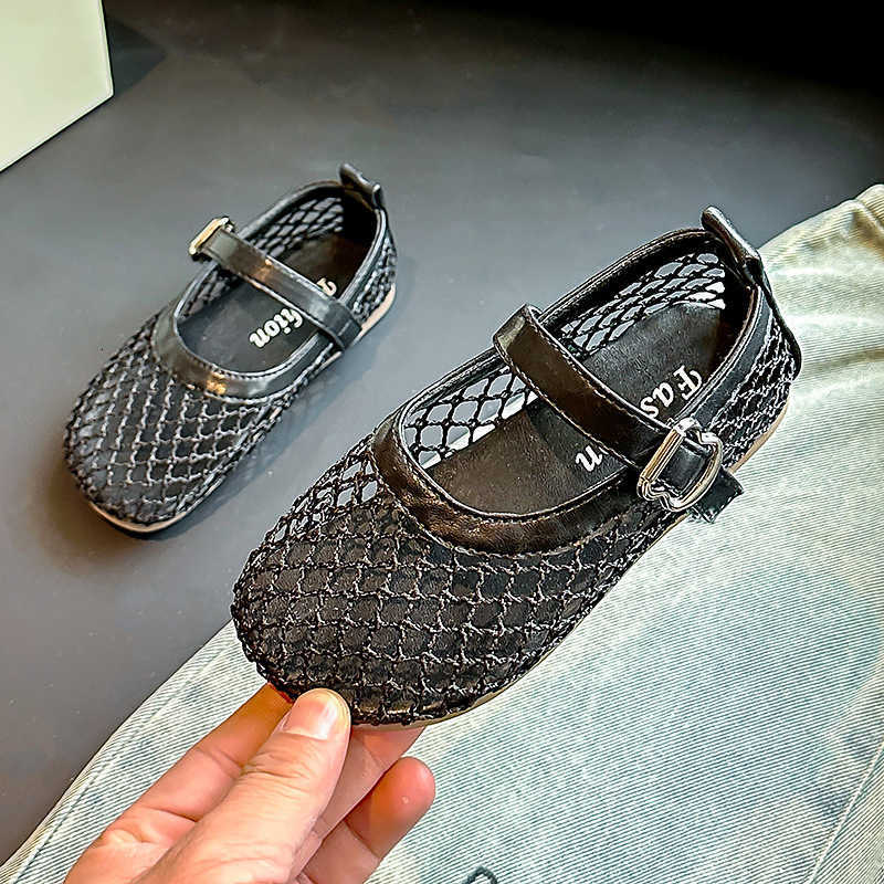 Girls' Hollowed-out Sandals - Soft-soled Beach Shoes for Girls - 2025 Summer New Design - Children's Mesh Slippers - Korean-style Princess S