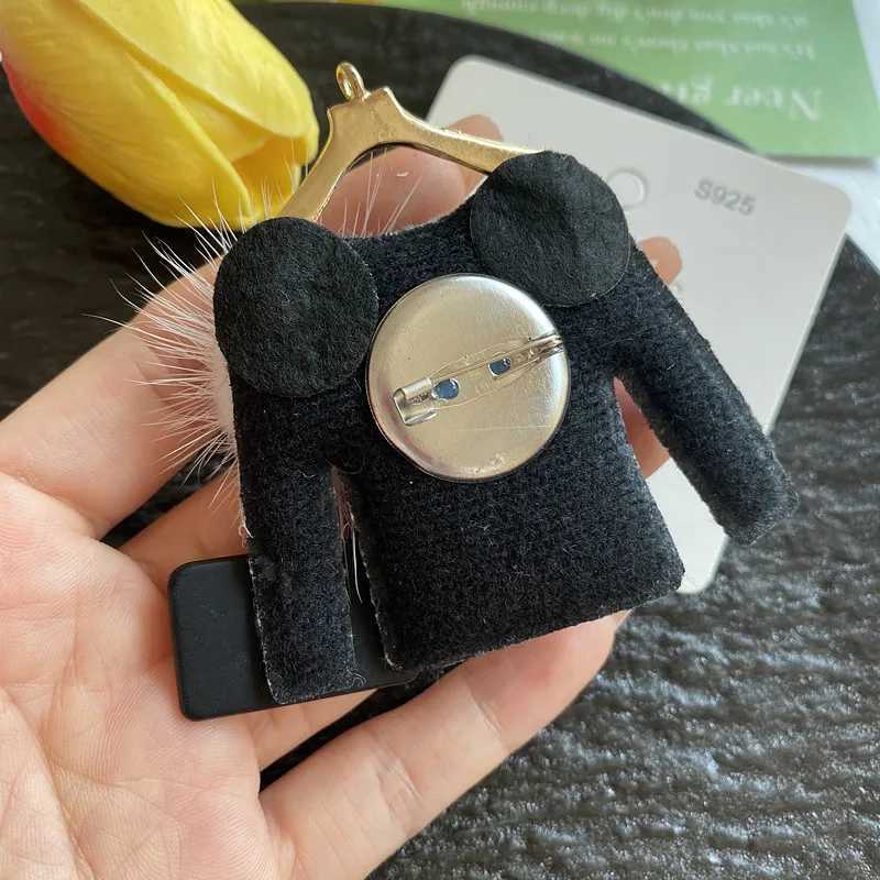 Fashion women black fur number 5 brooch clothes bag pearl corsage jacket pin accessories