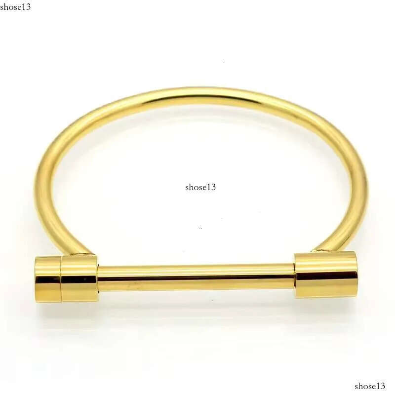 DHcollections Gilded Stainless Steel For Girls, Fashionable Bracelet With Round Chain Hammer Striking Texture Buckle