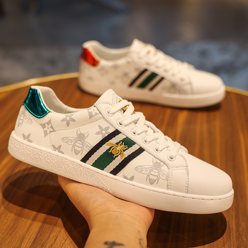 New Fashion Casual Designer Men Shoes 2025 Summer Versatile board shoes Sneakers Bee Pattern White Shoes hot sale
