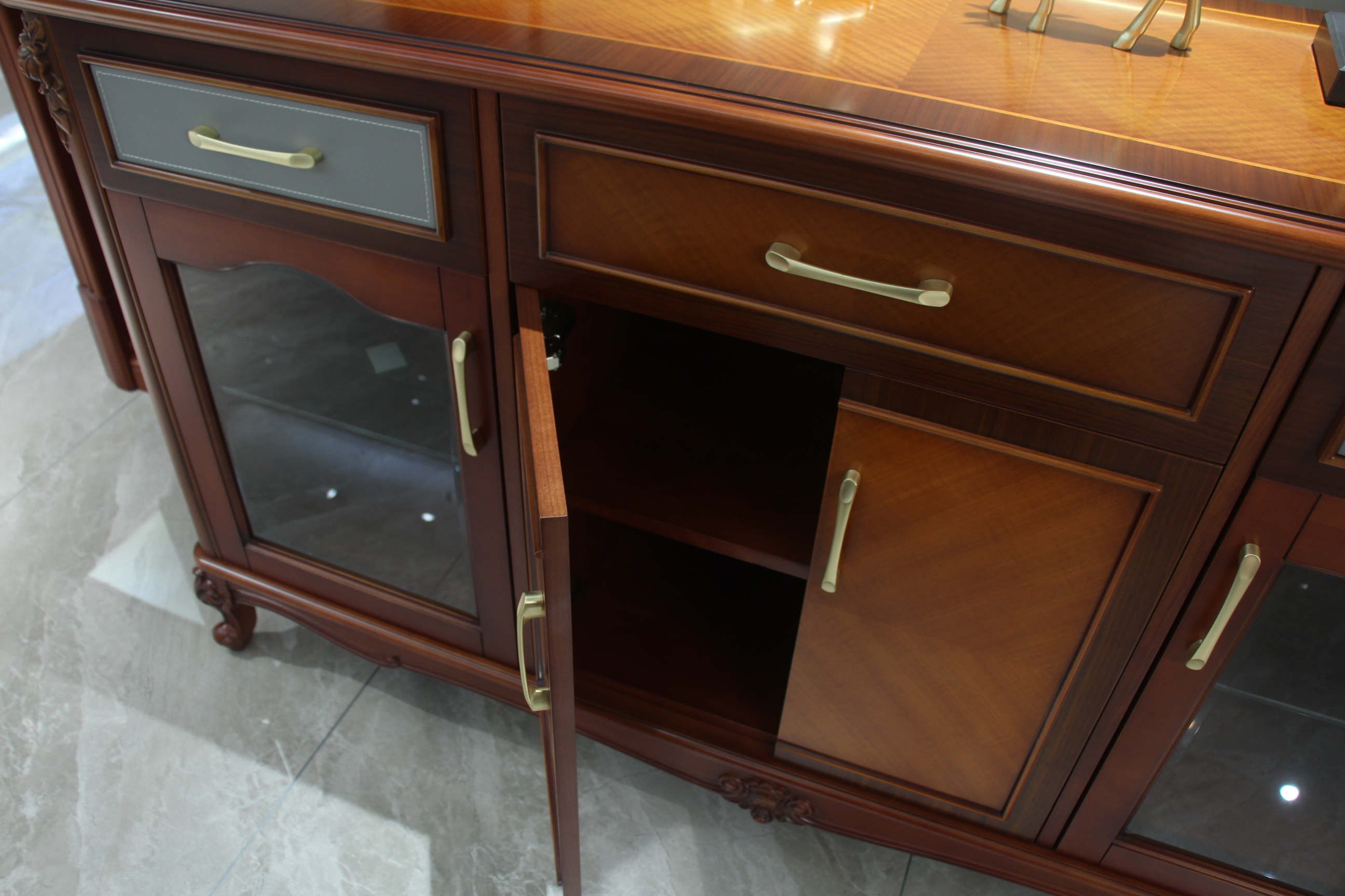 Zhong zhixin European-style Series drawer cabinet Meticulously crafted from solid wood by Danish designers