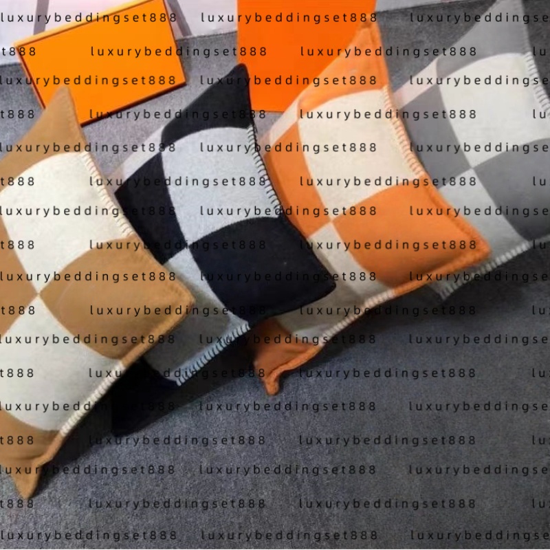 Designer H pillowcase Nordic style pillowcase wool cashmere lunch break sofa cushion car waist back cushion wool knitted pillow pillow case