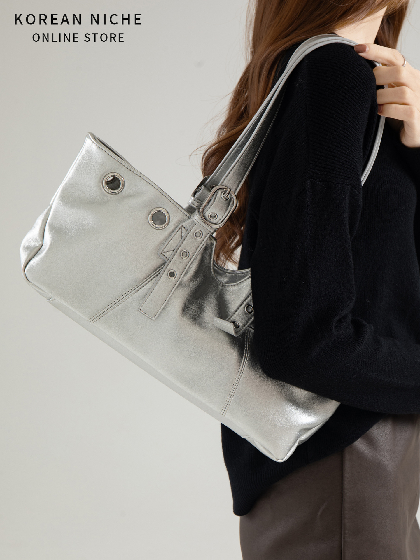 2025 New Korean-Style Niche Rivet Design Biker-Style Underarm For Women Casual Versatile Personalized Stylish Handbag And Shoulder Bag