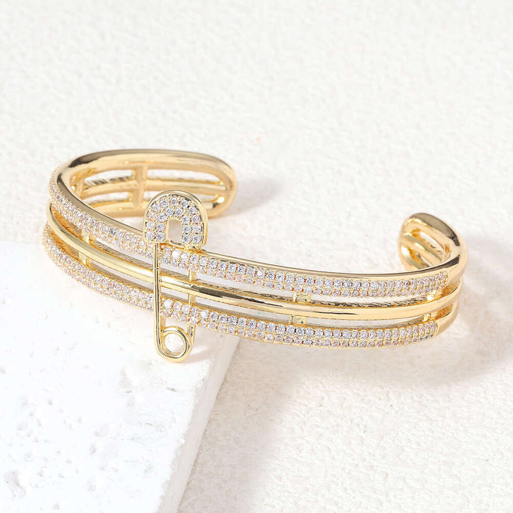 Bracelets Designer Luxury jewelry for women Aolly plated with 18K gold Zircon inlay Simple Elegant Fashion High-end Festival Vacation gifts