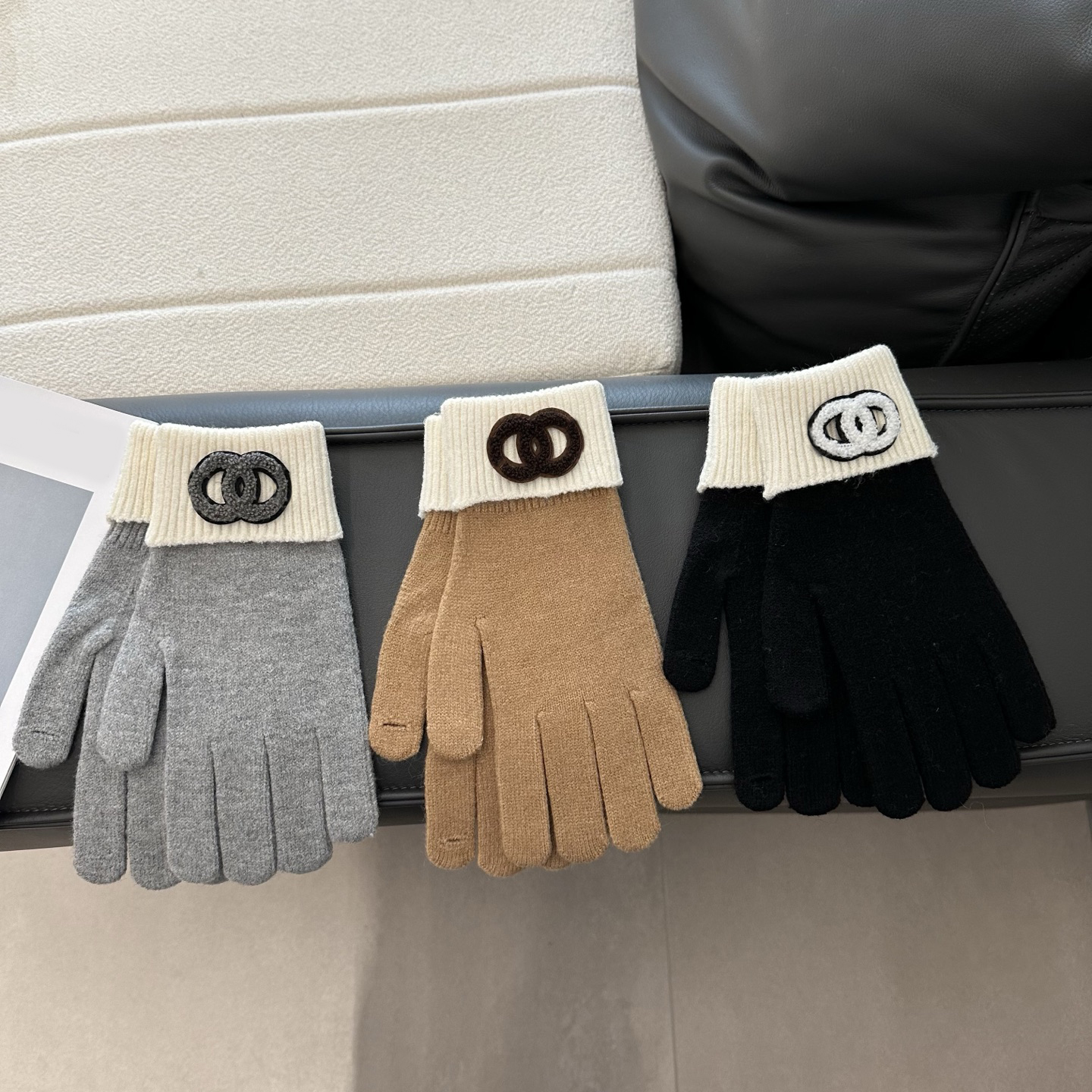 Classic Gloves for Winter and Autumn Fashion Women Colorful Mittens Glove Knit Round Letter Style Outdoor Sport Warm Winters Hemp Long Knitting Glovess