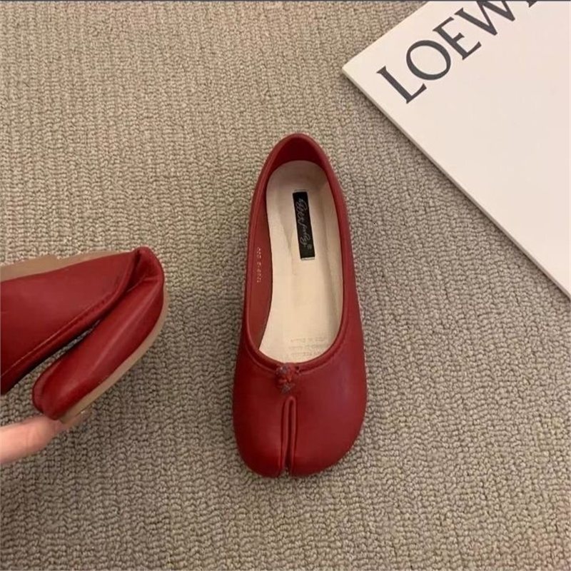 Women's Single Versatile Toe Split 2025 Internet Celebrity Slip-On New Spring Summer Pig Trotter Horse Hoof Large Size Flat Lazy Shoes ddmymonkey