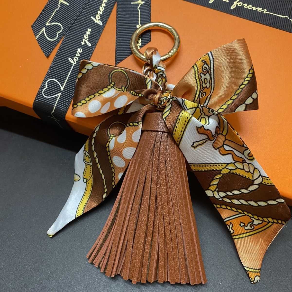 H Brand Womens Leather Key Holder Pendant - Stylish Functional Accessory for Fashion and Convenience Z260130