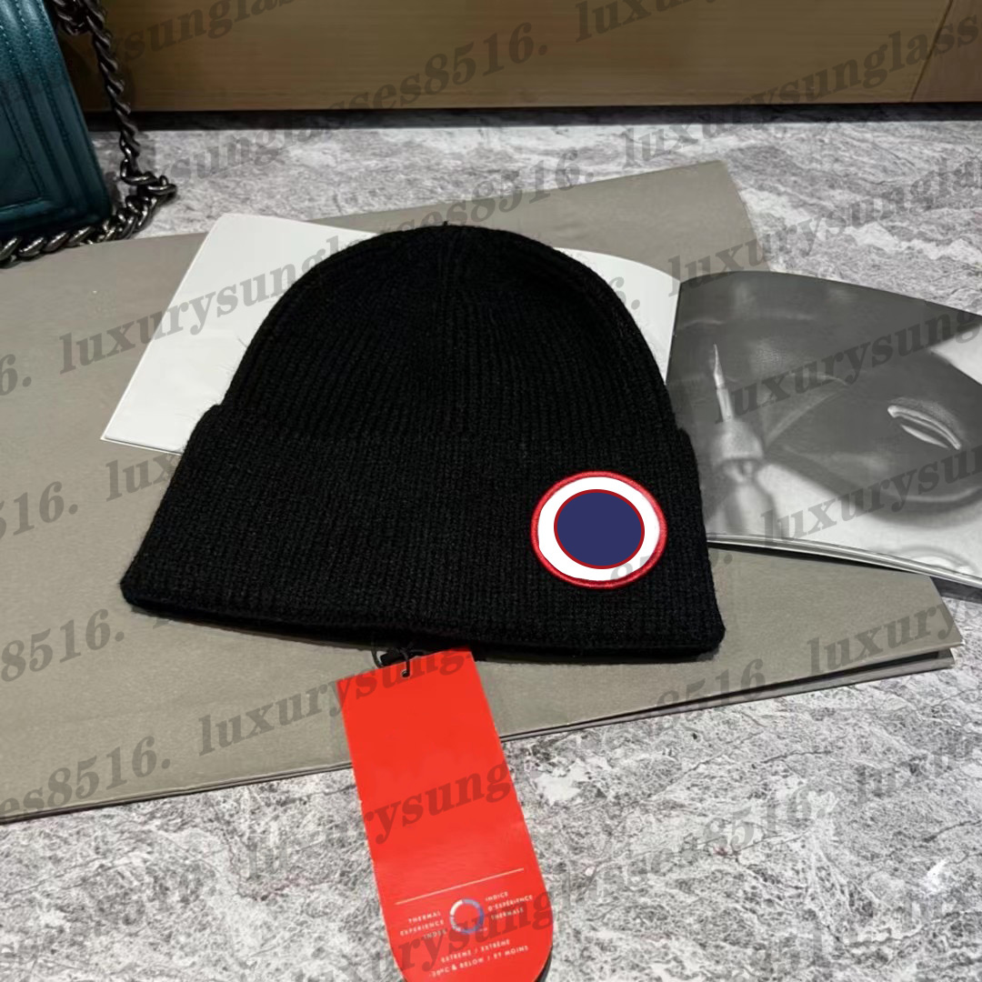 Luxury desinger Beanie letter goose Warm mens Knitted Cap Casual brand temperament Cold outdoors Caps Multi-color Fitted Winter womens bonnet