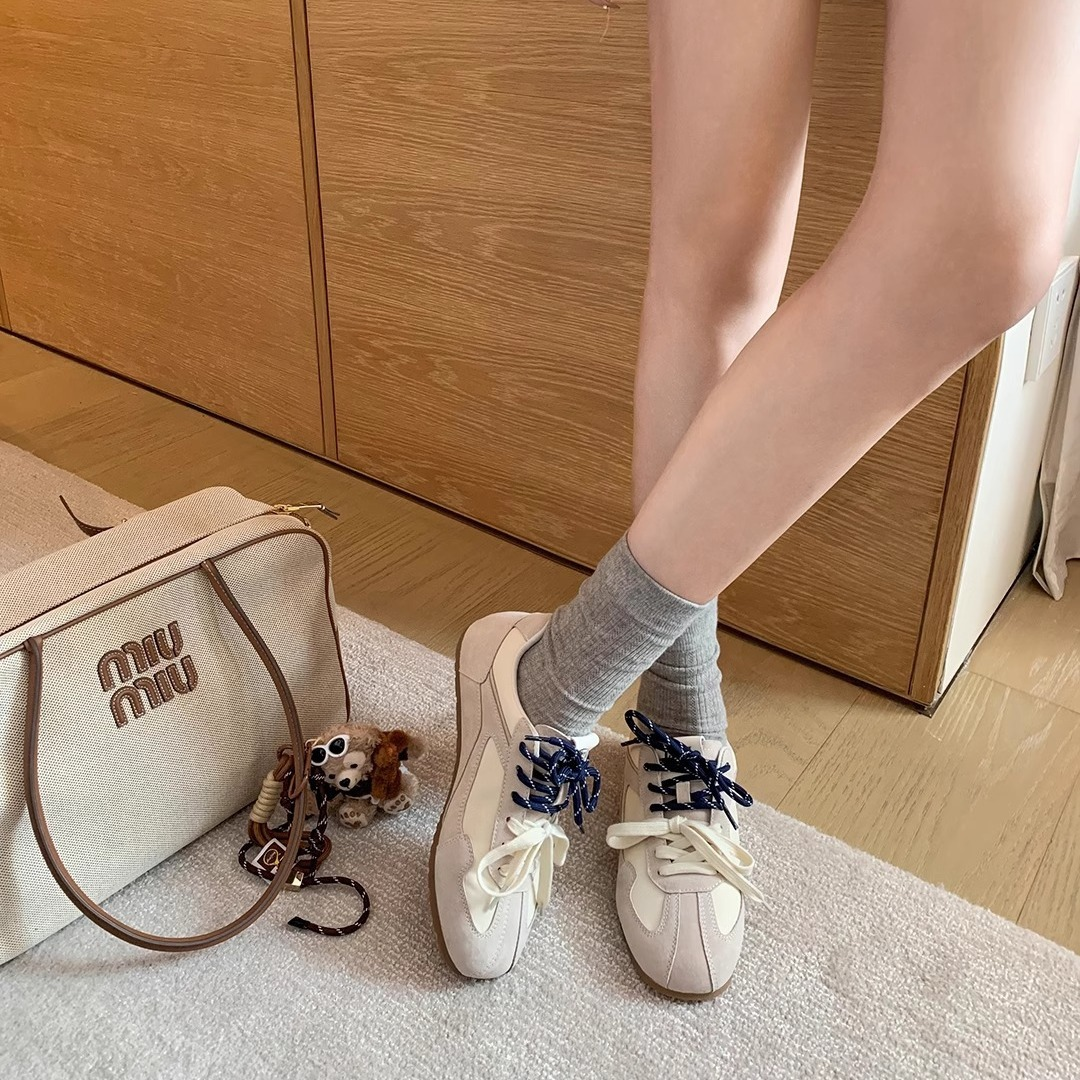 Free shipping 2025 designer matte women's new color blocked round toe flat shoes casual Forrest Gump shoes retro mandarin duck shoelaces German t
