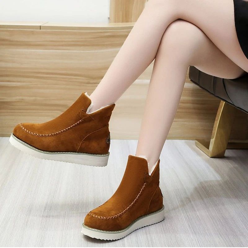 Durable Women's/Men's Fashionable Slip-On Boots with Breathable Material