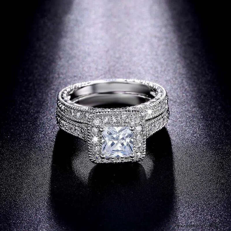 Wholesale Professional Vintage Fashion Jewelry 10KT Gold Filled Princess Cut White Topaz Gemstones Women Wedding Bridal Ring Set Gift