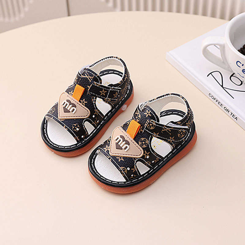 Summer New Whistle Boys Sandals 012 Years Soft Sole Toddler Squeaky Shoes Girls First Walking Shoes C250930