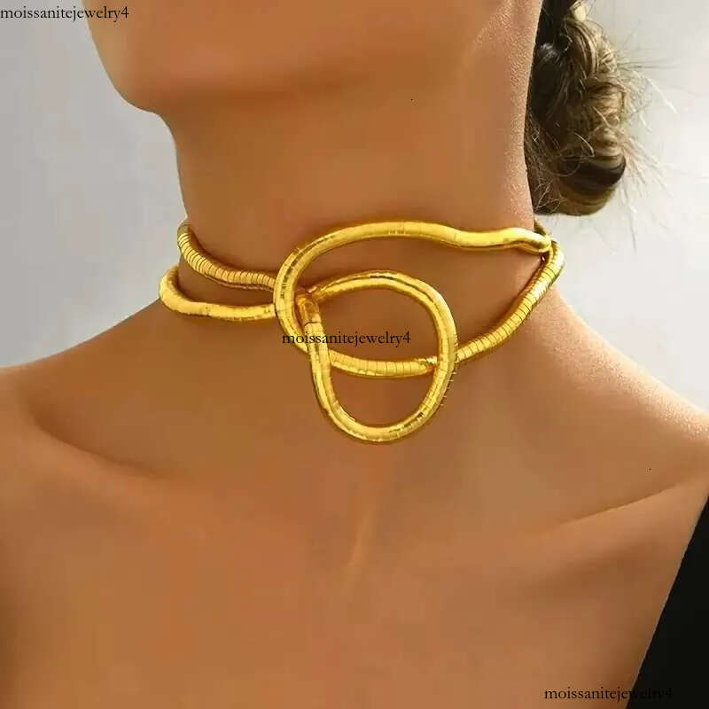 DHcollection Niche fashion casual curved winding adjustable dark style headless snake necklace for women