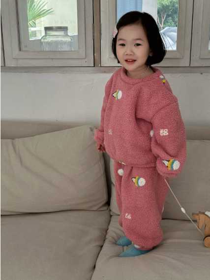 Pajamas 2025 Winter Clothing New Children's Cloud Velvet Cartoon home Wear set, baby thickened sleeping clothes and pants set Q250930