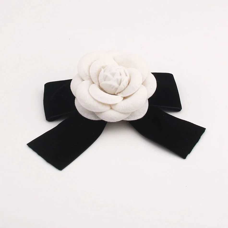 Fashion Retro Big Camellia Flower Collar Pins Coat Brooch Pin decoration