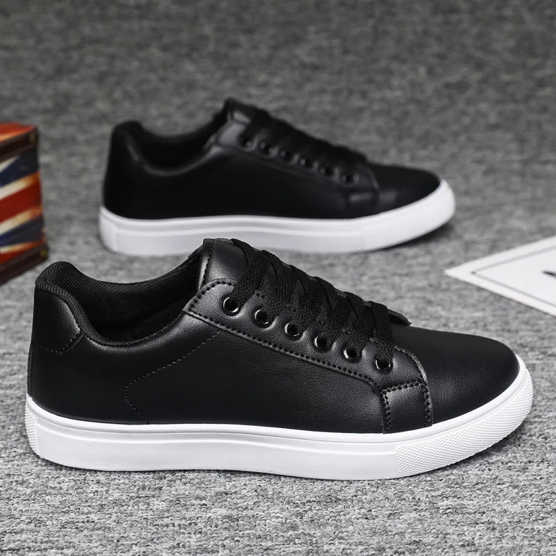 Mens Business Casual Shoes Soft Moccasin Shoes Comfortable Casual Shoes for Men Solid Black White Men Sneakers 2025 250929