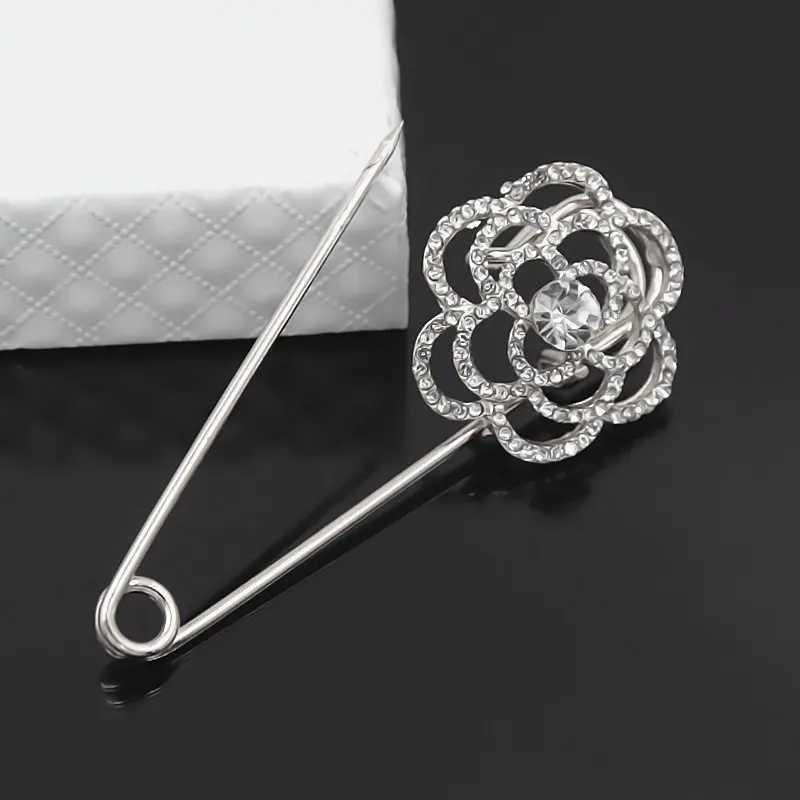 Fashion Luxury Fashion Pearl Flower CC Brooches for Womens clothing Number 5 Brooch Gift for Girl Friend Accessories For Jewelry awe Y250930