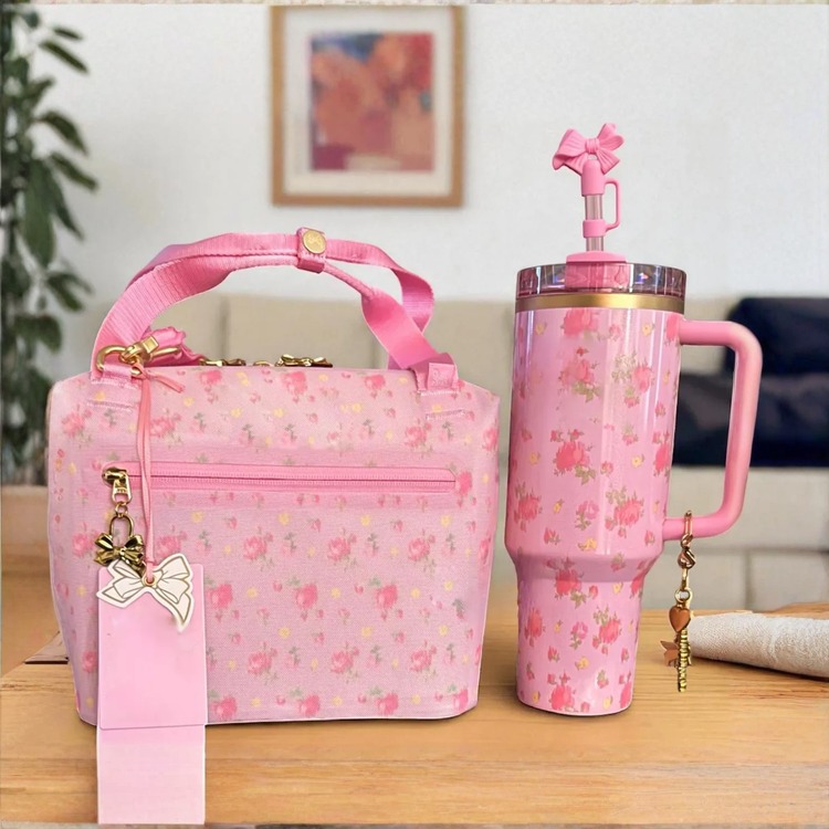 US Warehouse Designer Mugs 40oz TUMBLER SHACK FANCY Pink Beaux Magnolia with Silicone Handle Lid Straw Cups Chocolate Gold Water bottles Wicked Christams Gifts