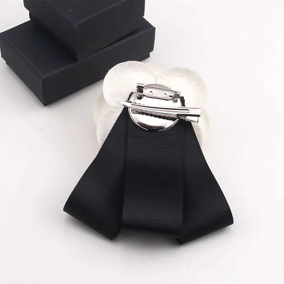 Fashion Retro Big Camellia Flower Collar Pins Coat Brooch Pin decoration