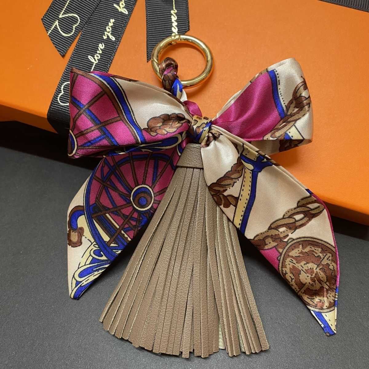 H Brand Womens Leather Key Holder Pendant - Stylish Functional Accessory for Fashion and Convenience Z260130