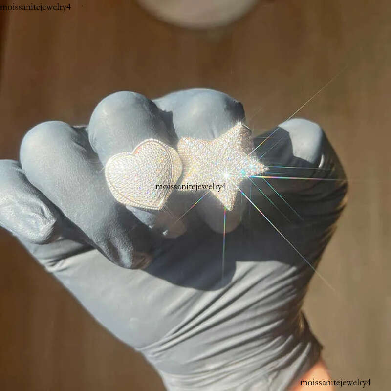 Designer jewelry - Customized Cuban-style ring, set with moissanite gemstones The simple and fashionable heart-shaped design is suitable for hip-hop s