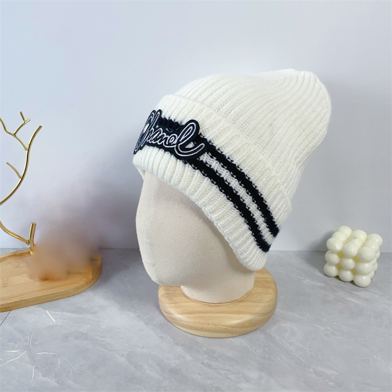 Designer beanie hat luxury classic womens knitted hat outdoor warm ear protection snow cap fashionable letter cotton hat mens retro all-match beanie hat