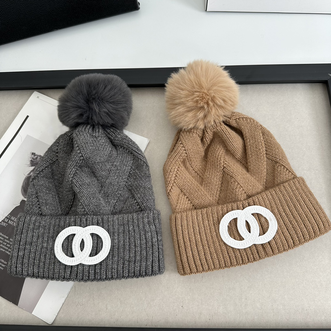 Winter Keep Warm Crochet Wool Knitted Hat Designer Letter Print Beanie Pom Pom Men Women Outdoor Snowfield Skiing Hats Elastic Skull Caps Fashion Accessorie