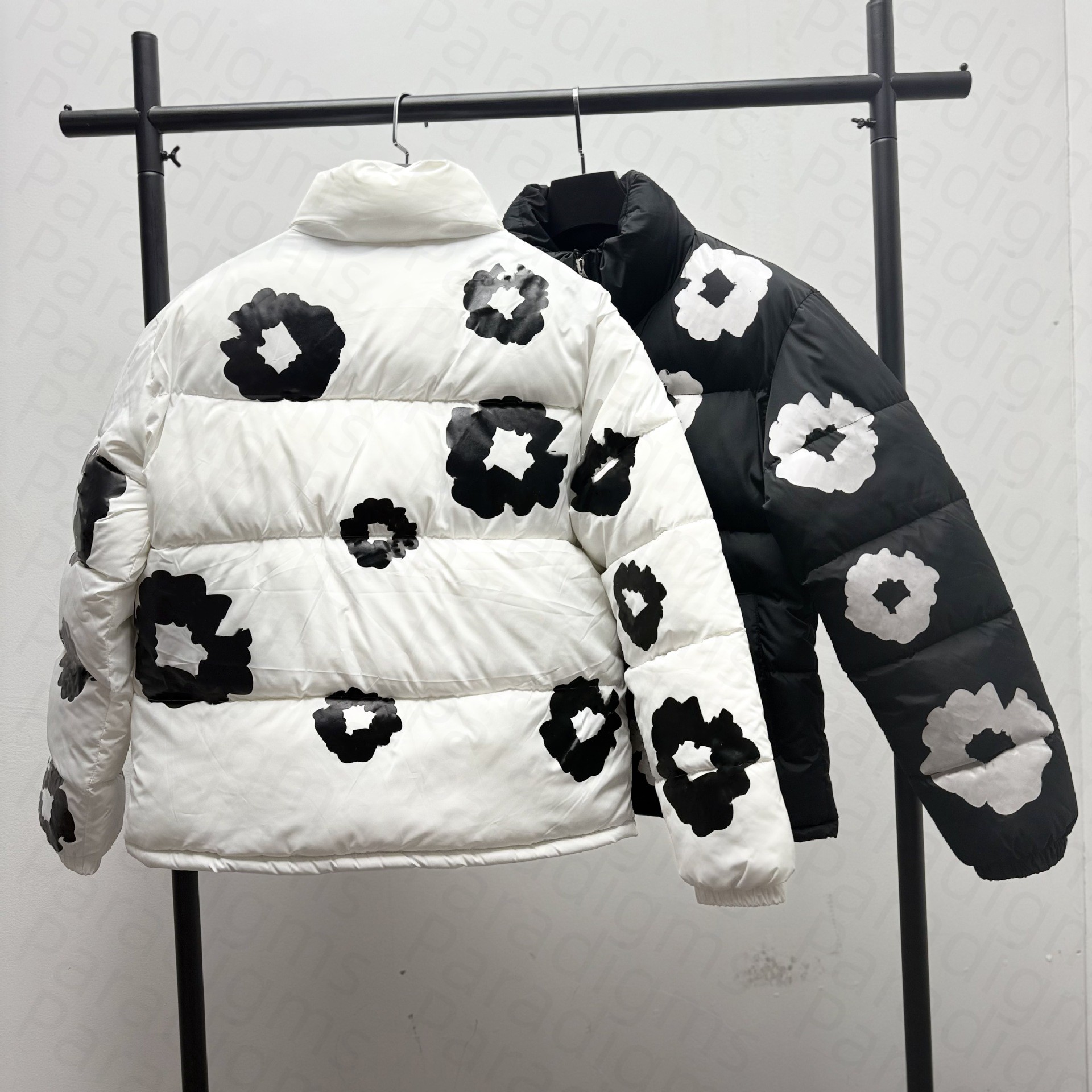 Designer Jacket Padded Coat for Men and Women Thick Winter Coat with Warm Insulation