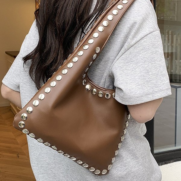 Retro Style Oil-Wax Leather Should-Armpit Bag with Rivets - Large Capacity Tote for Everyday Use