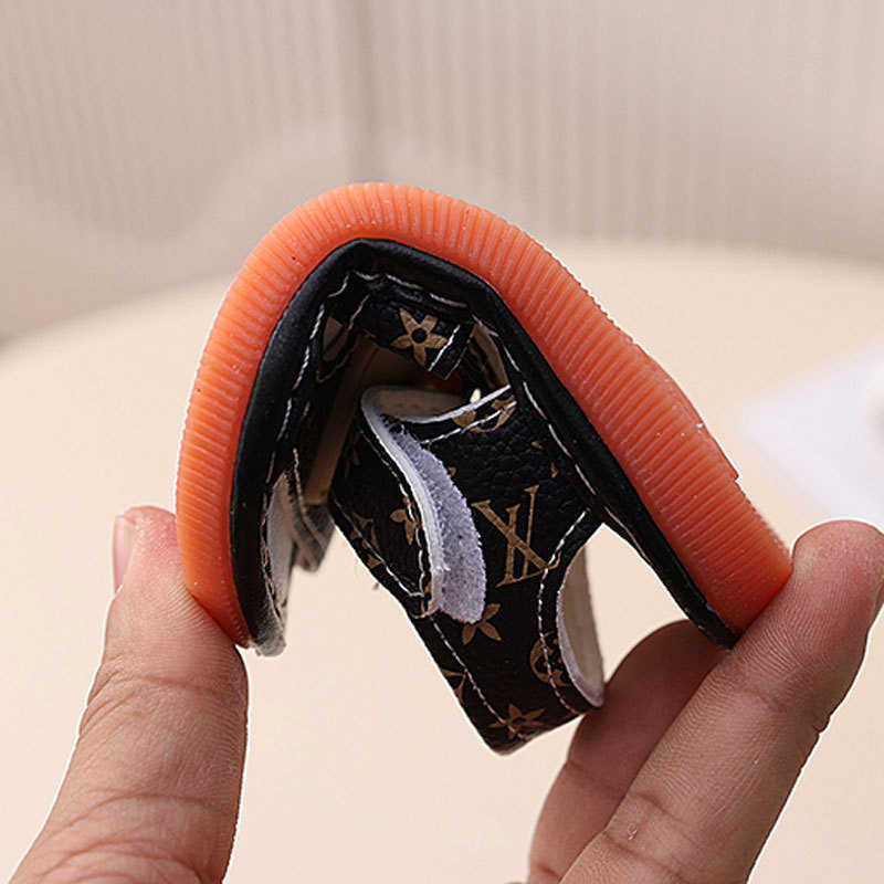 Summer New Whistle Boys Sandals 012 Years Soft Sole Toddler Squeaky Shoes Girls First Walking Shoes C250930