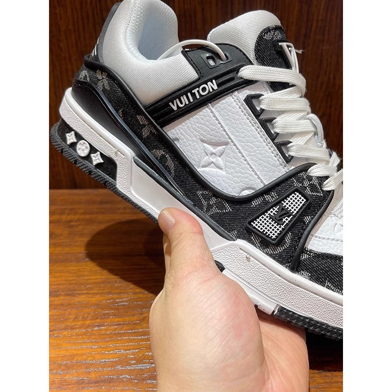Free shipping designer Casual Shoes Thick soft soled casual sports for men fashionable comfortable running shoes doudoune white