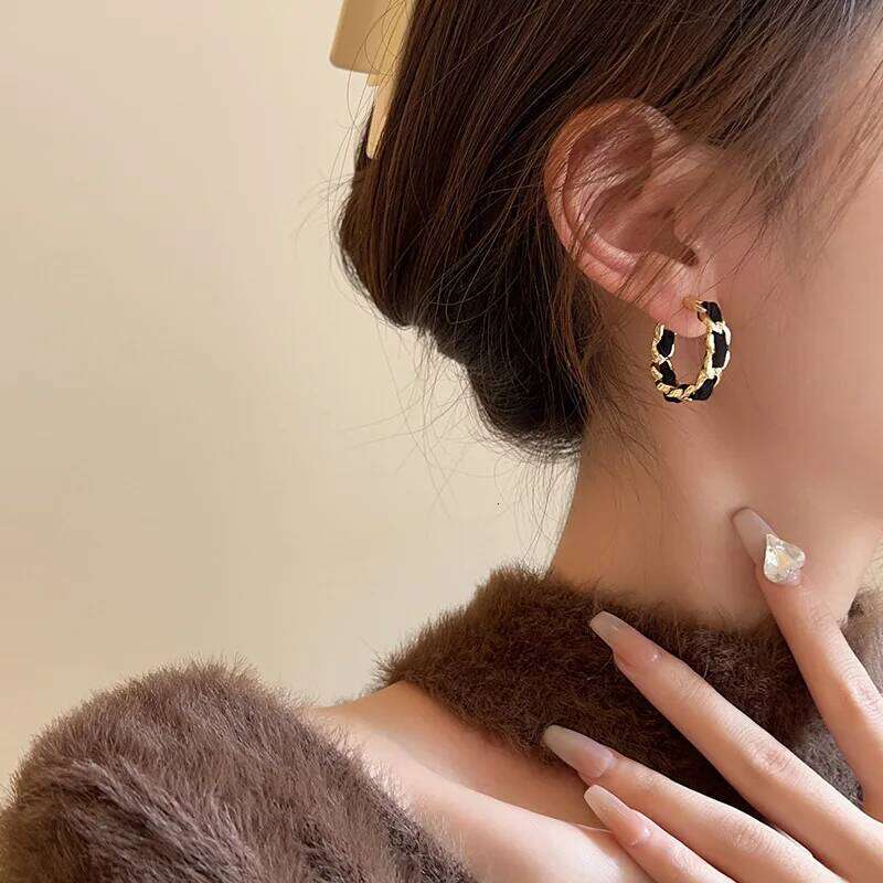 Earrings trending black quality jewelry Stud earrings Jewelry for women