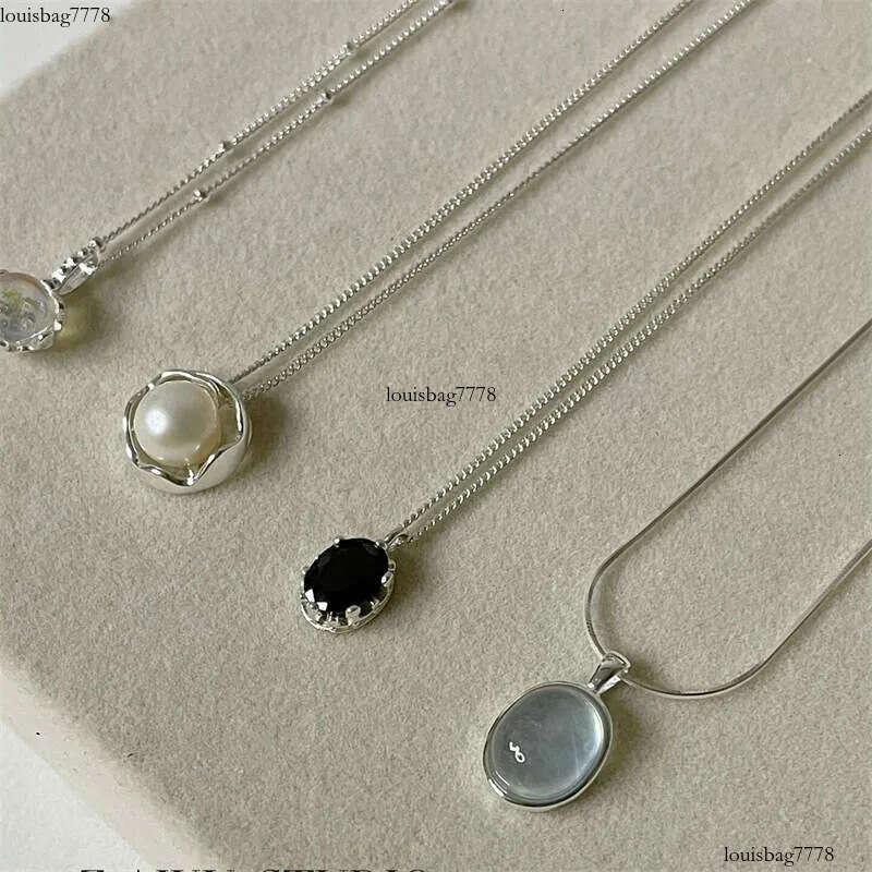 New fashion designer necklace for women, not fading, niche, high-end, light collarbone chain