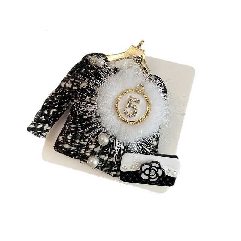 Fashion women black fur number 5 brooch clothes bag pearl corsage jacket pin accessories