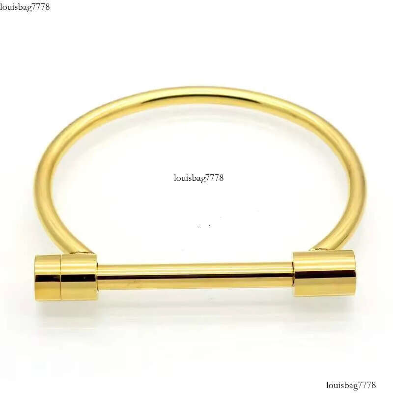 DHcollections Gilded Stainless Steel For Girls, Fashionable Bracelet With Round Chain Hammer Striking Texture Buckle