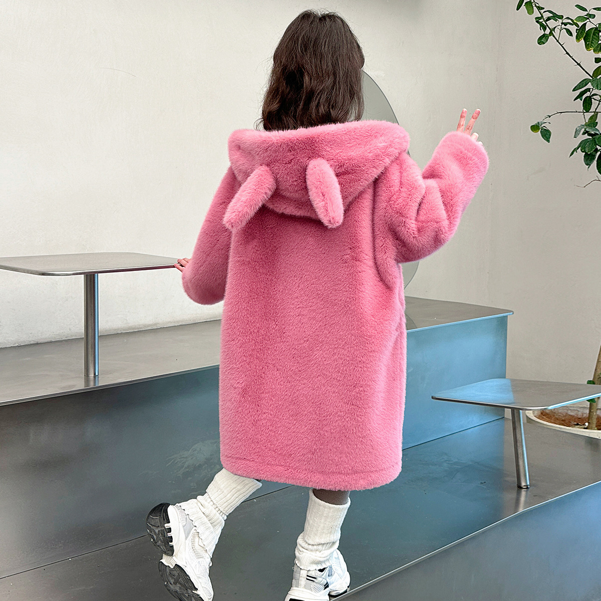 Kids Girls Winter Warm Faux Fur Jacket Imitation Mink Fur Coat Ears can stand upright Girls Warm Hooded Overcoat Thicken Outwear