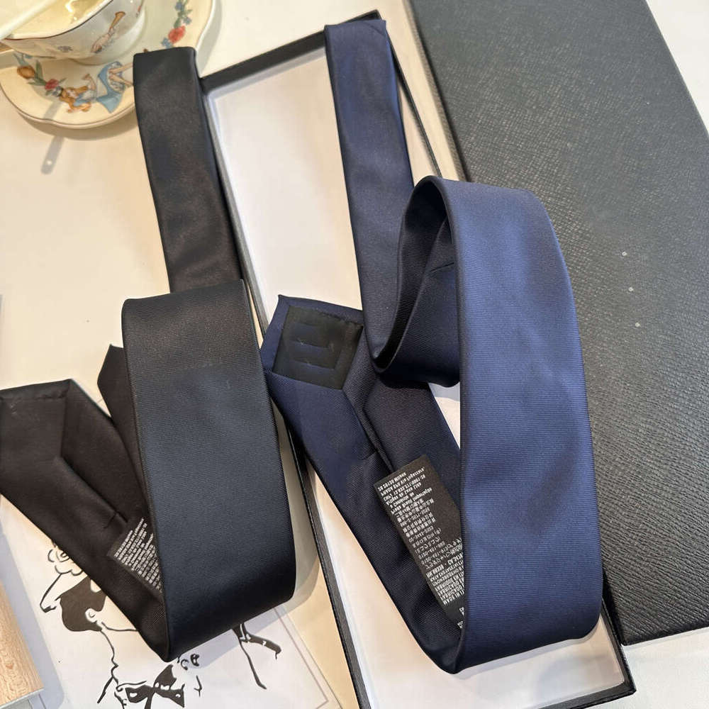 2025 New Men's Tie Fashion Silk ens Luxury Tie Damier quilted tie Plaid designer tie Silk Tie Box Black blue White with gift box packaging