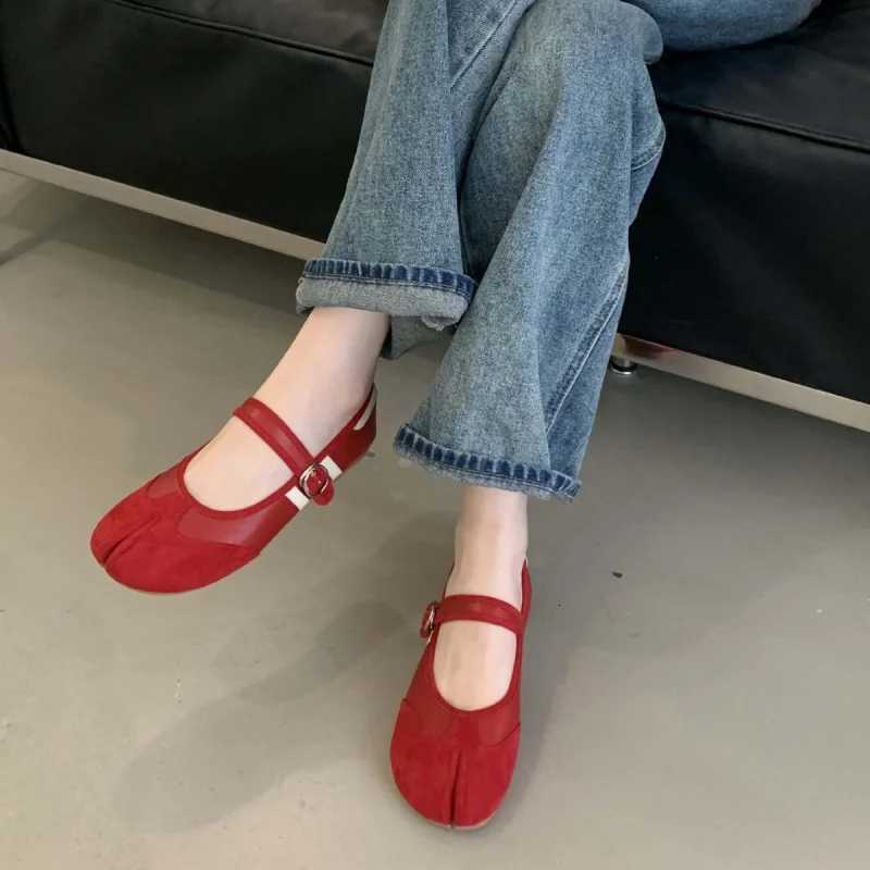 2025 Autumn New Mary Jane WenS Shoes Korean Version Round Toe Cfortable Flat Shoes Split Toe Horseshoe Shoes Y250930