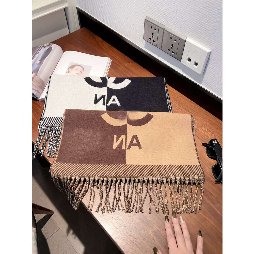 Designer Wool fringe scarf Women Solid color yarn 100% Virgin wool Thickened Warm Fashion Scarf Autumn Winter Wool Black Grey Peach Cream scarfs