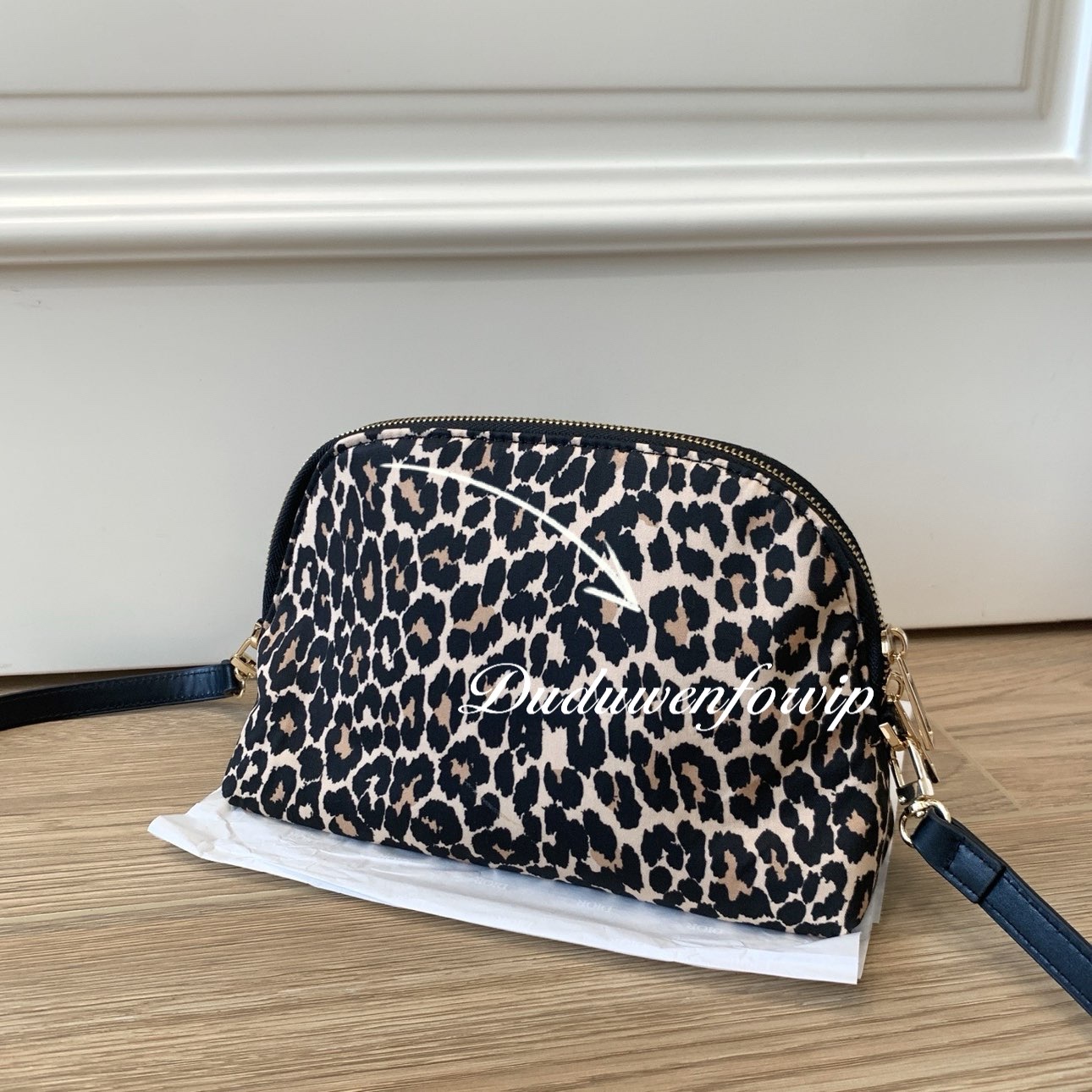 17X15X20cm Custom Fashion leopard print makeup bag add chain gift-vip-improved holiday bag classic letter cosmetics packing