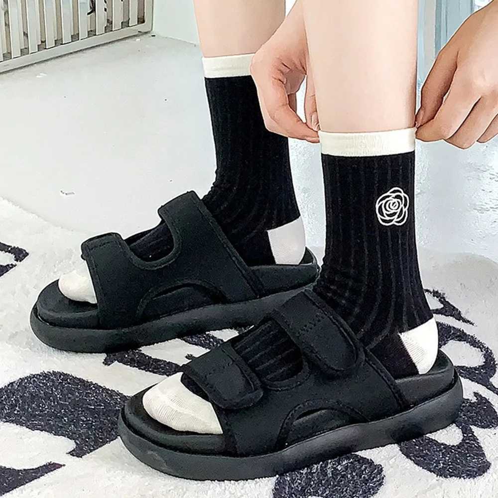 Luxcury Elegant Solid Color Cotton Hose Featuring Petal Motif: Comfortable & Stylish Footwear Accessory Suitable for Teenage Girls