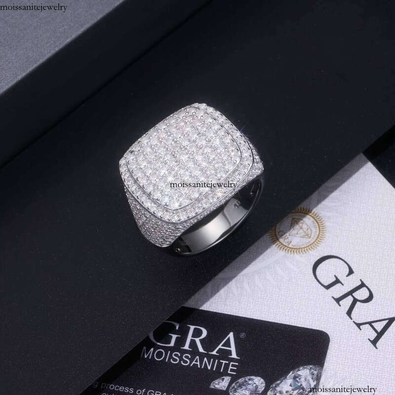 High-Quality Hip-Hop Jewelry Dubai Luxury Dazzling Cool Pure Silver Iced VVS Moissanite Men's Ring