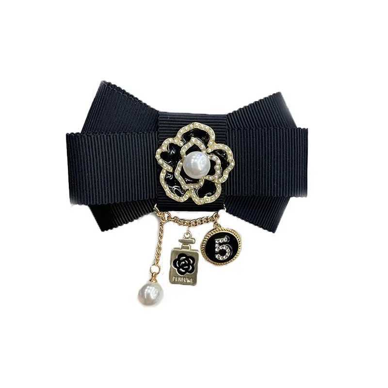 Fashion Korean Fashion Fabric Art Bow Tie Pearl Camellia Flower Brooches for Women Suit Sweater Badge Wedding Party Corsage Brooch Pins awe Y250930