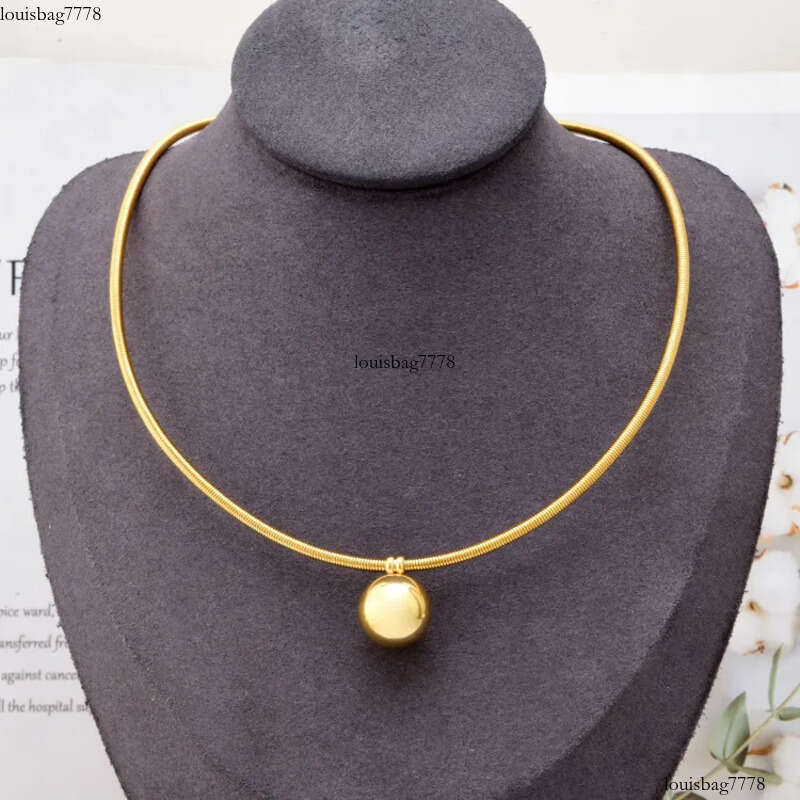 Ins Top Sell Heart Pendant Simple Fashion Jewelry Titanium Stainless Steel Circle Party High Quality Smooth Snake Chain Women Necklace For Lover Gift 